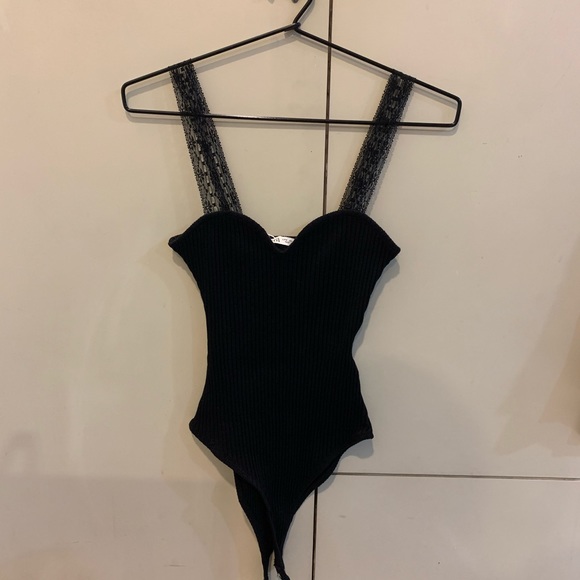 Zara Lace Bodysuit - Picture 6 of 6